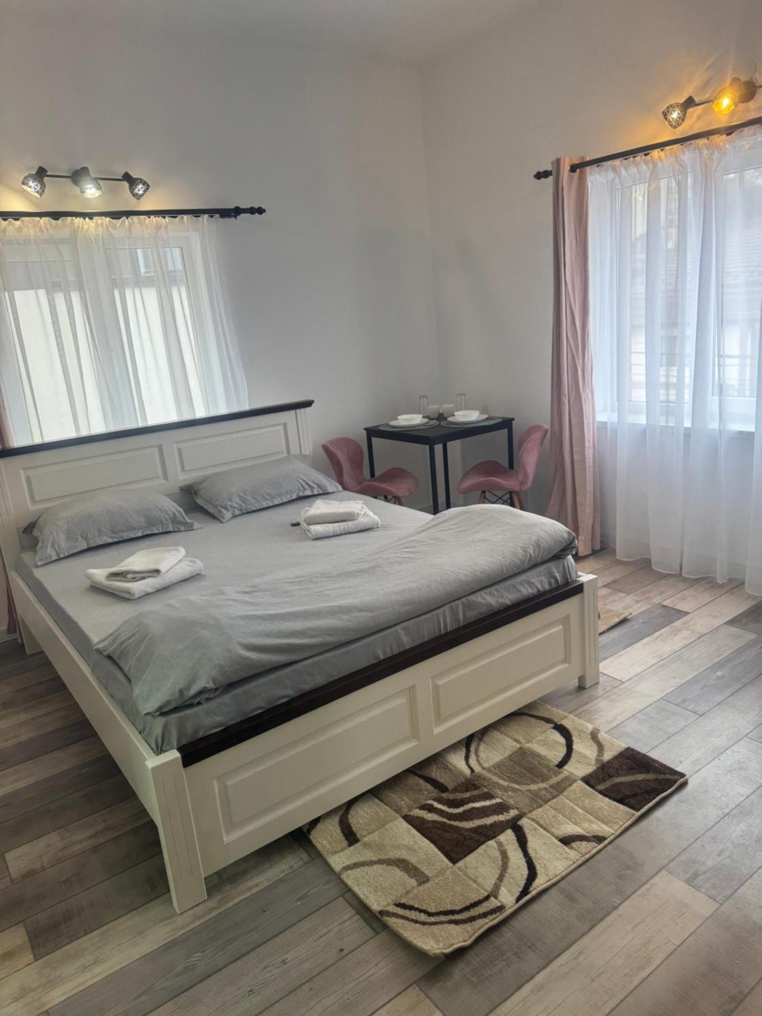 Compact House Daire Kaloşvar Dış mekan fotoğraf
