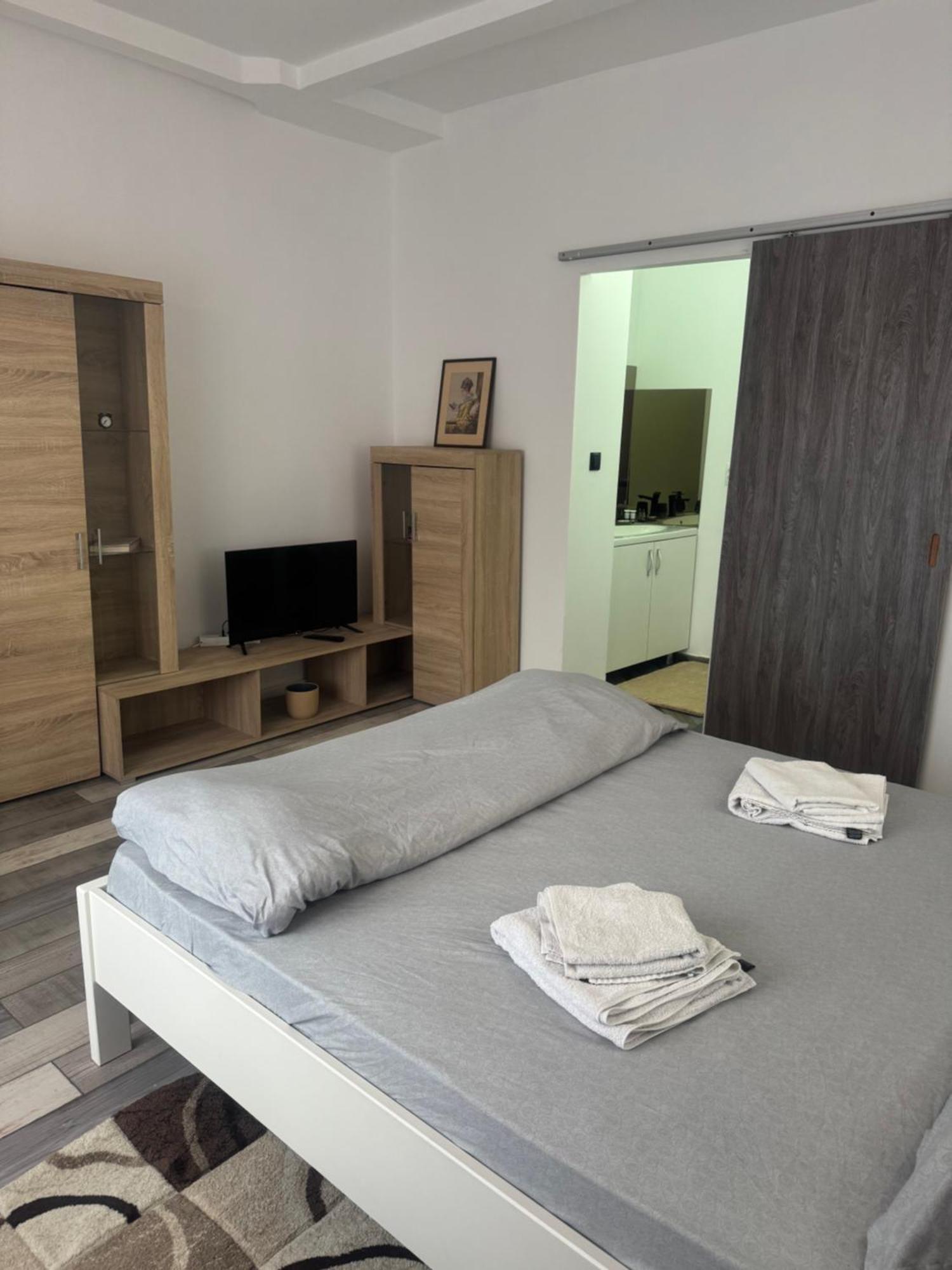 Compact House Daire Kaloşvar Dış mekan fotoğraf